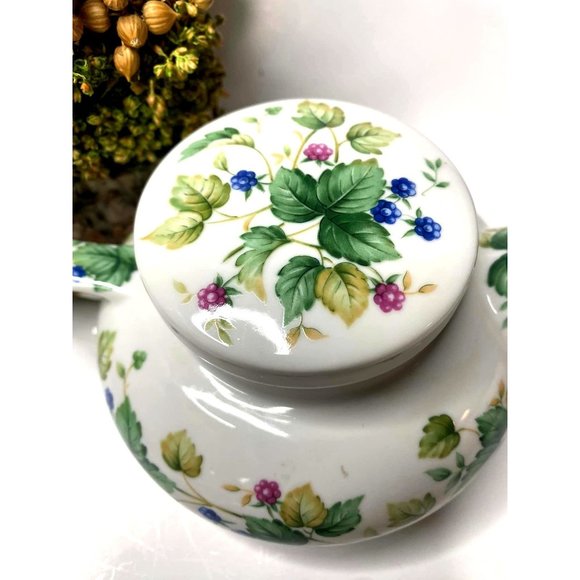 Andrea By Sadek Teapot, Vine and Berry Design, Made in Japan Gold Trim with lid - Picture 2 of 5